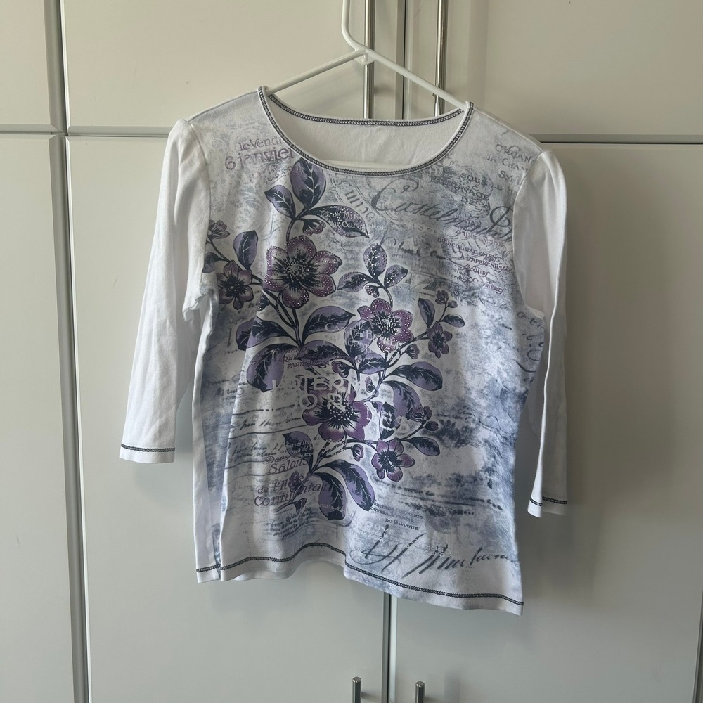 White Purple Floral Script Graphic Top 3/4 Sleeve Rhinestone Accents Small